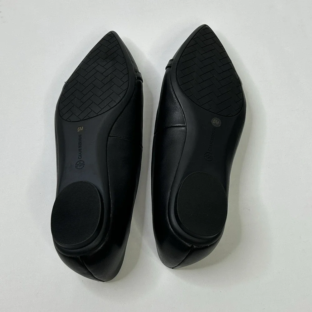 Giani Bernini Bentlley Pointed Toe Flats + Gold Tone Accent Womens Black 6M READ